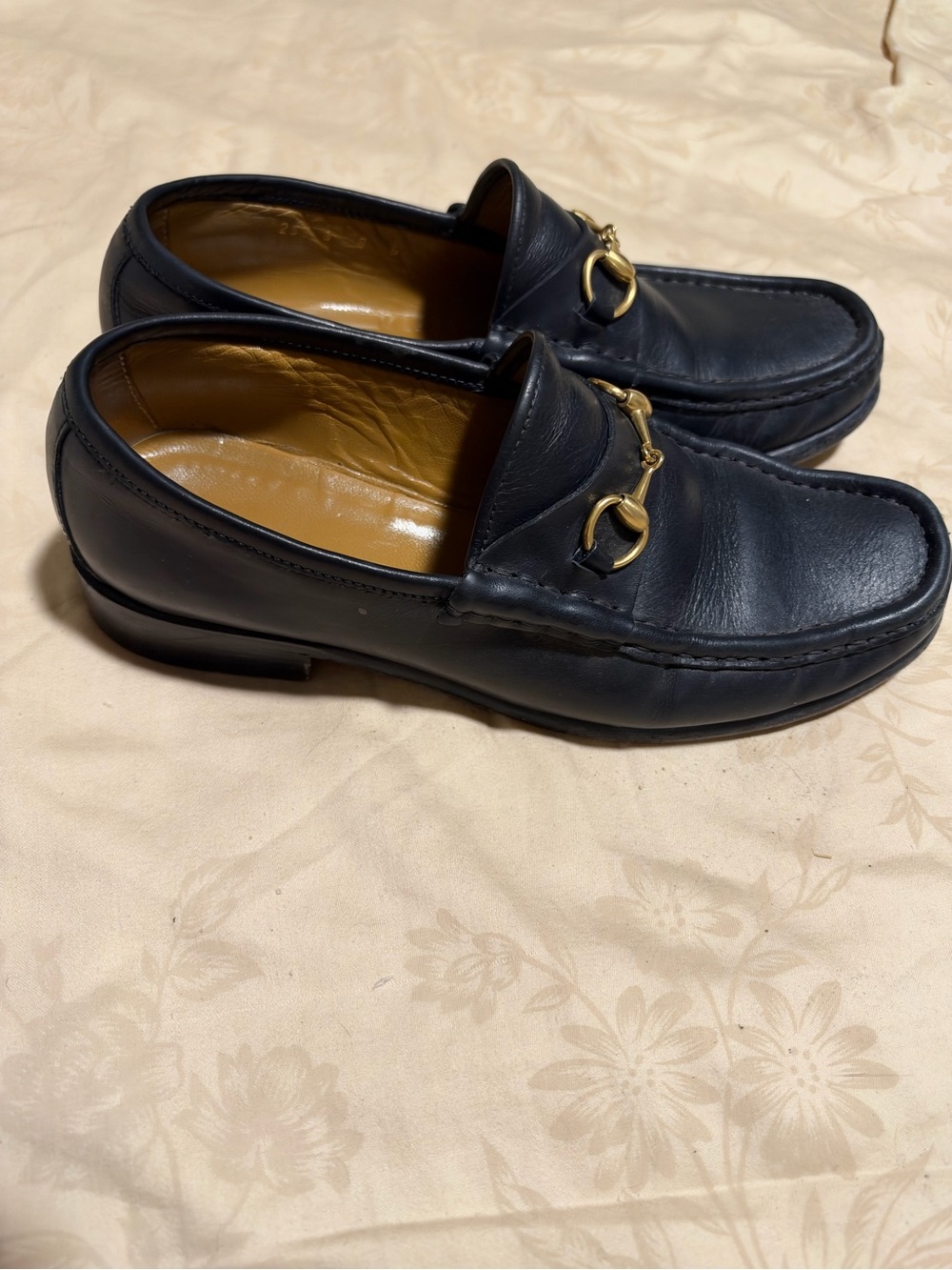 Gucci Black Leather Loafers with Gold Horsebit - Picture 2 of 5